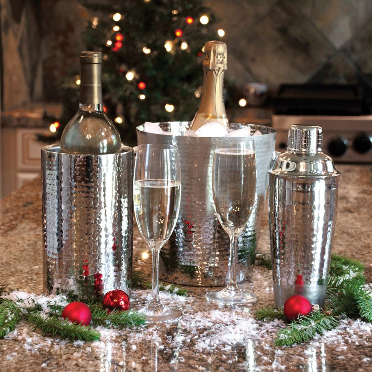 Viski Hammered Stainless Steel Cocktail Shaker - 24 Oz 4 Viski Hammered Stainless Steel Cocktail Shaker - 24 Oz - Image 2